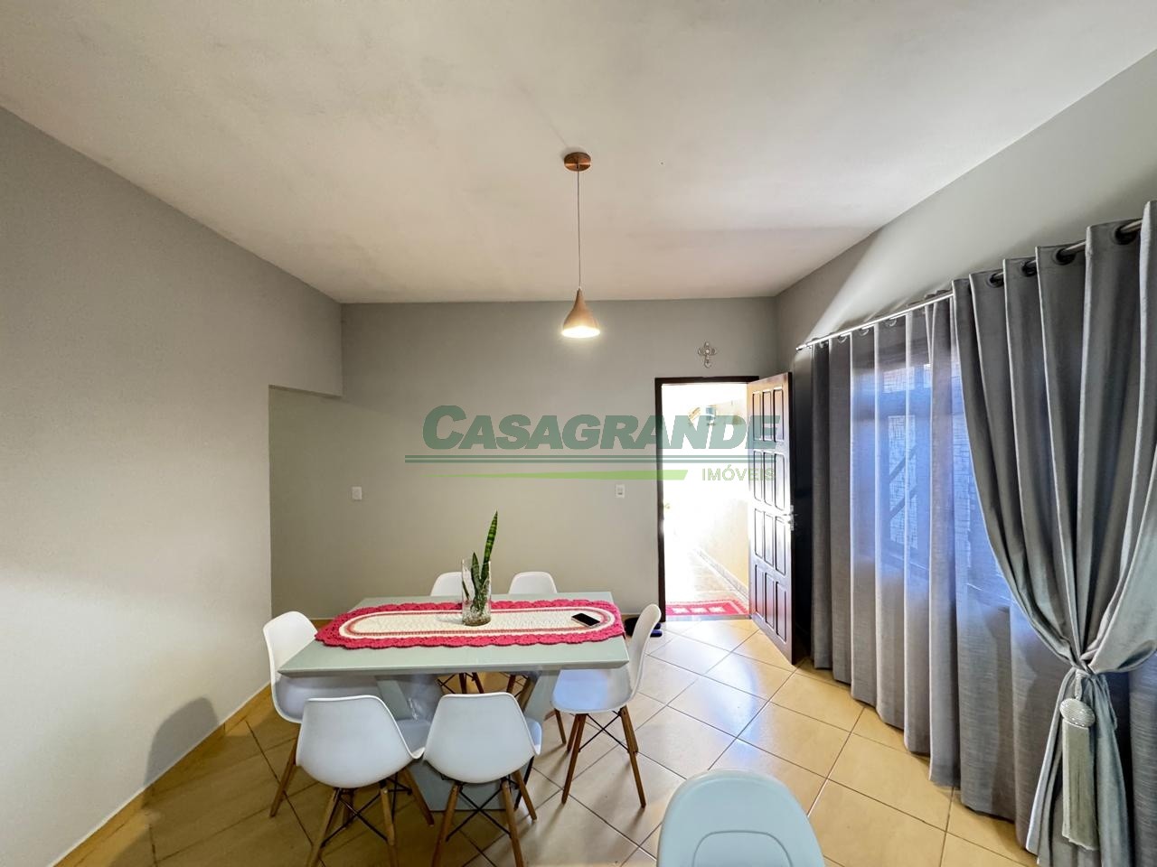 Ótima Casa no Bairro Itoupava Central em Blumenau com 3 Dormitórios e 162 m — foto 6