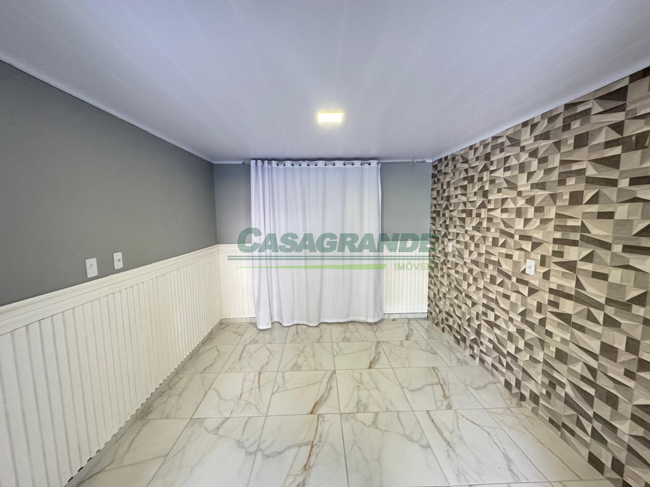 Ótima Casa no Bairro Água Verde em Blumenau com 5 Dormitórios (2 suítes) e 231 m. — foto 4