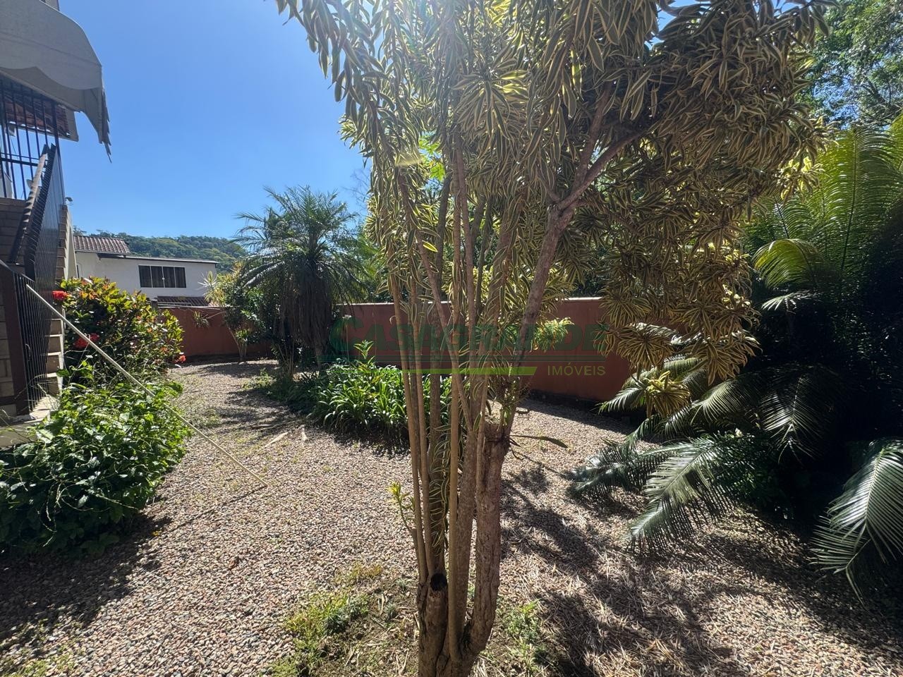 Ótima Casa no Bairro Salto Norte em Blumenau com 4 Dormitórios (1 suíte) e 380 m. — foto 6