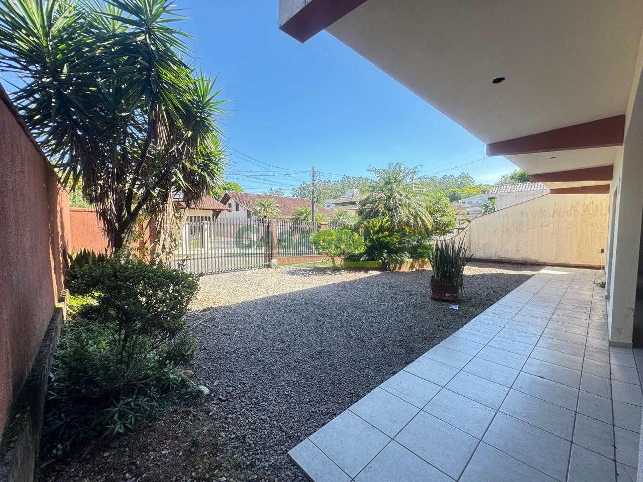 Ótima Casa no Bairro Salto Norte em Blumenau com 4 Dormitórios (1 suíte) e 380 m. — foto 3