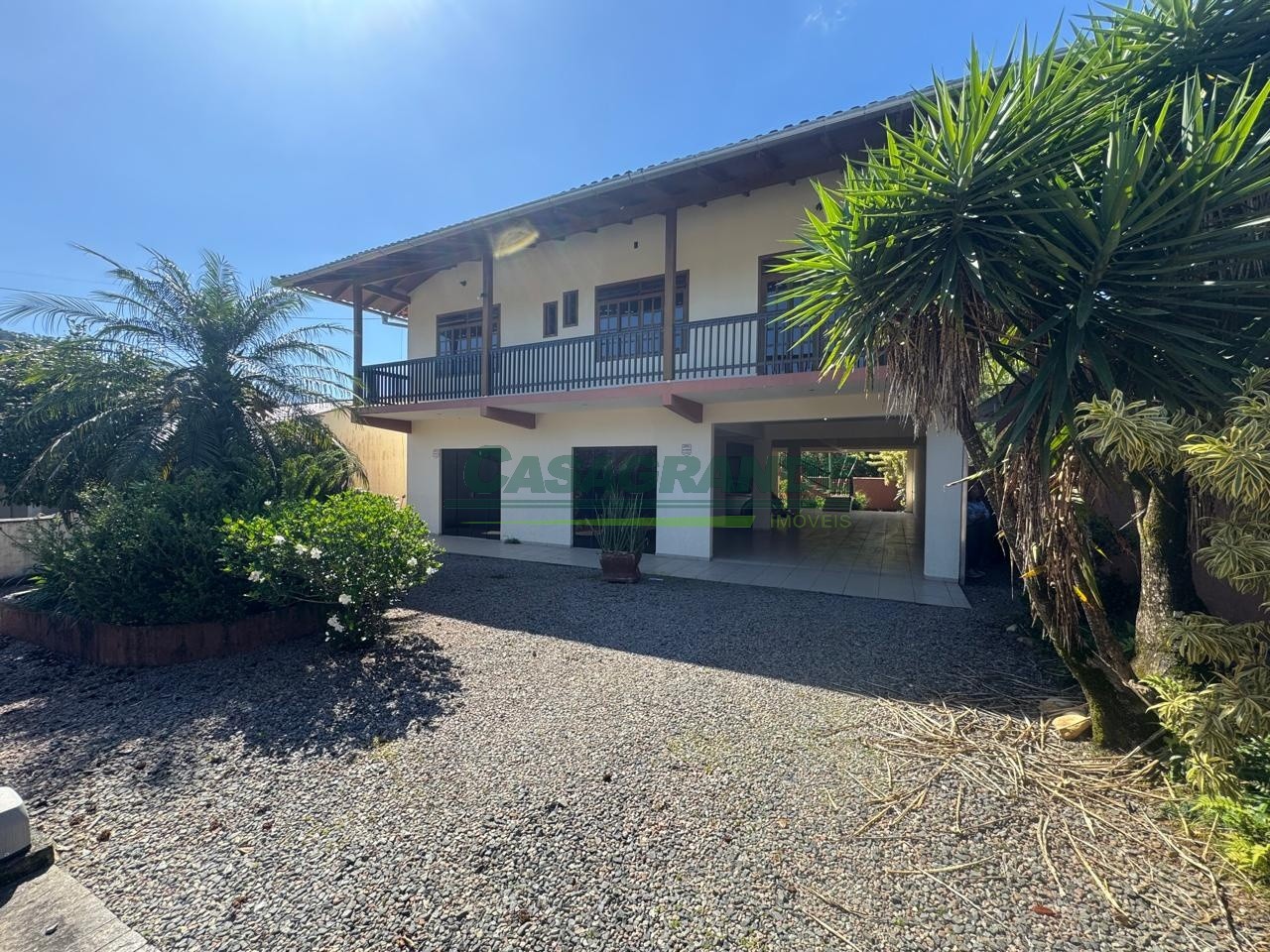 Ótima Casa no Bairro Salto Norte em Blumenau com 4 Dormitórios (1 suíte) e 380 m. — foto 2