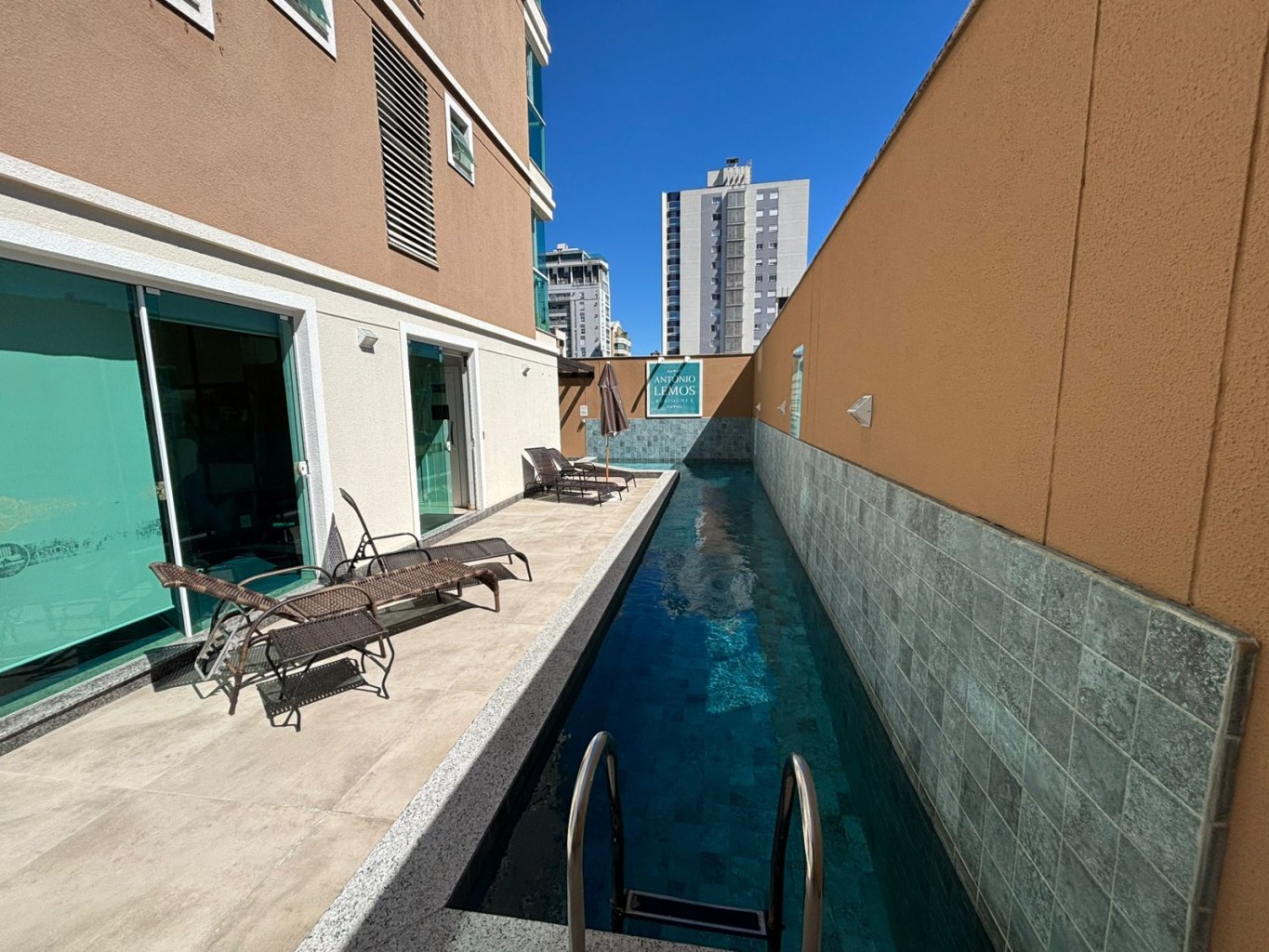Apartamento em ótima localização no bairro Vila Nova, região livre de enchente e próximo de vários comércios. — foto 6