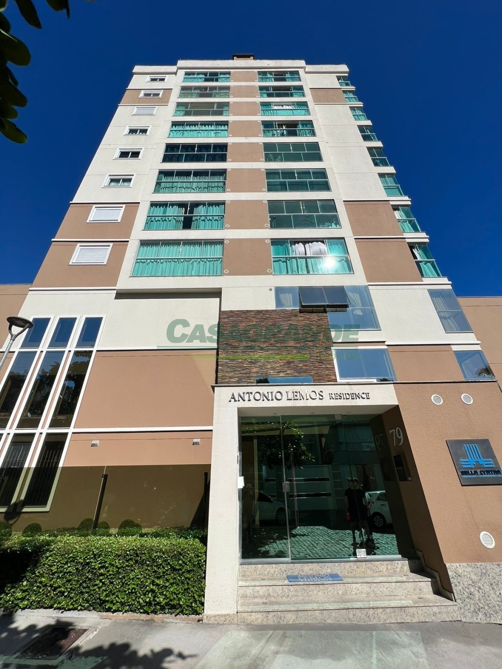Apartamento em ótima localização no bairro Vila Nova, região livre de enchente e próximo de vários comércios. — foto 2