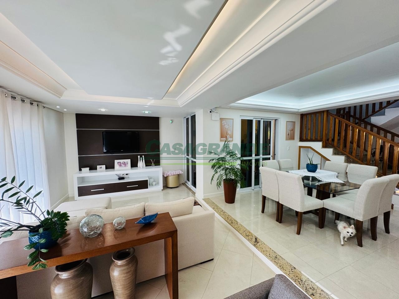 Ótima Casa no Bairro Velha em Blumenau com 3 Dormitórios (1 suíte) e 294 m . — foto 7