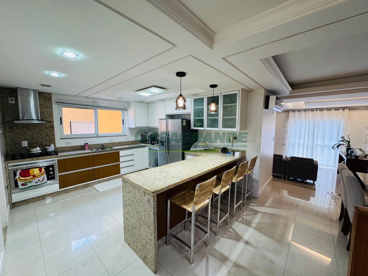 Ótima Casa no Bairro Velha em Blumenau com 3 Dormitórios (1 suíte) e 294 m . — foto 3
