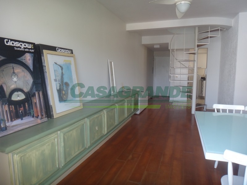 Cobertura Duplex no bairro Ponta Aguda, 2 suítes com móveis sob medida: Parte inferior: 1 suíte, sala, cozinha, área de serviço, sacada. — foto 2