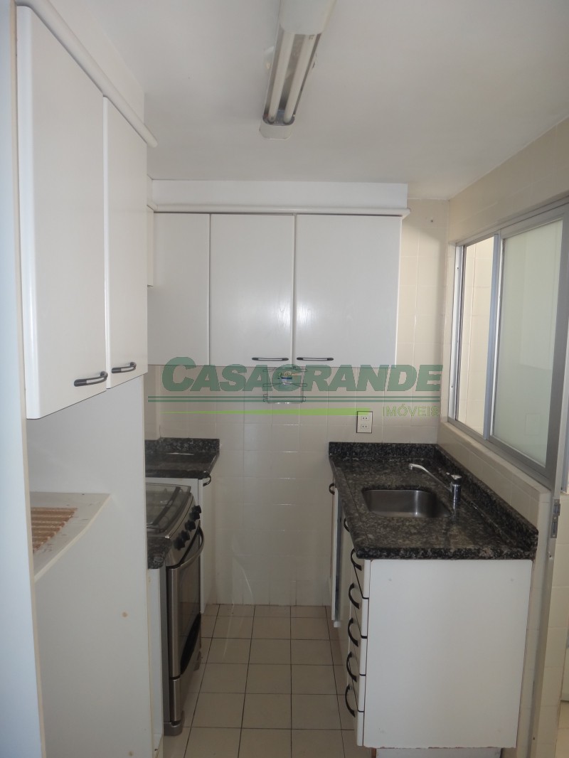 Cobertura Duplex no bairro Ponta Aguda, 2 suítes com móveis sob medida: Parte inferior: 1 suíte, sala, cozinha, área de serviço, sacada. — foto 4