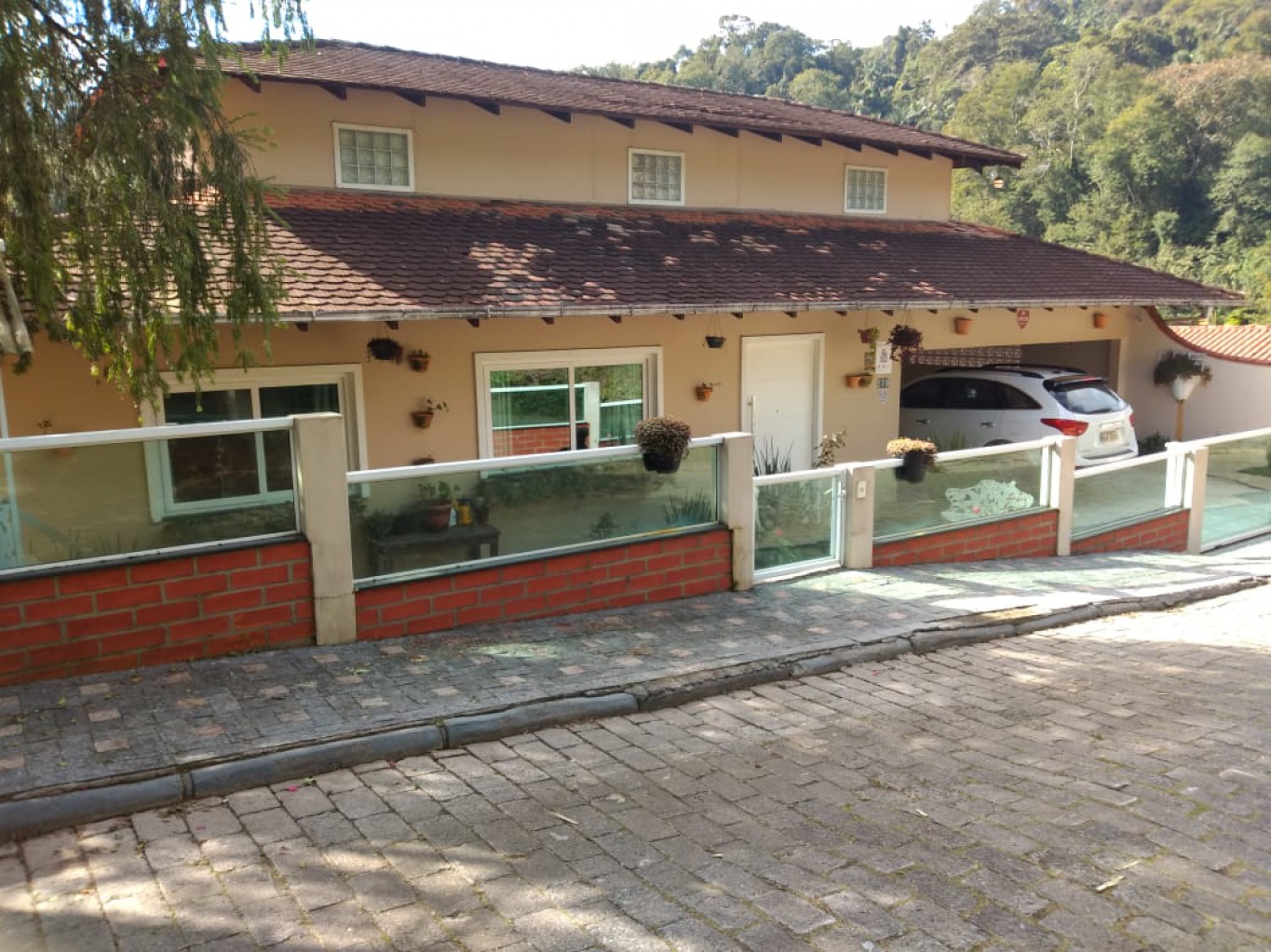 Excelente casa próxima ao centro, local privilegiado - foto 1