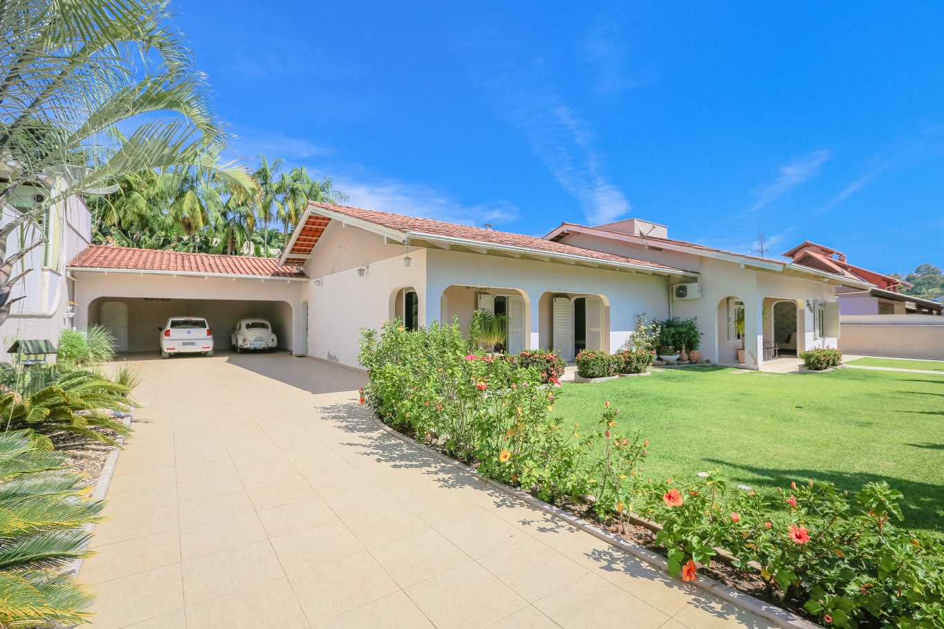 Casa Alto Padrão 4 Dormitórios sendo 1 Suíte!Casa Térrea!Ampla Área de Lazer com Piscina!Bairro Escola Agrícola! - foto 1