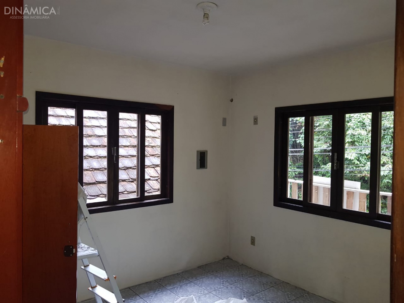 Vende duas casas no mesmo terreno no bairro rua da Gloria, Blumenau.