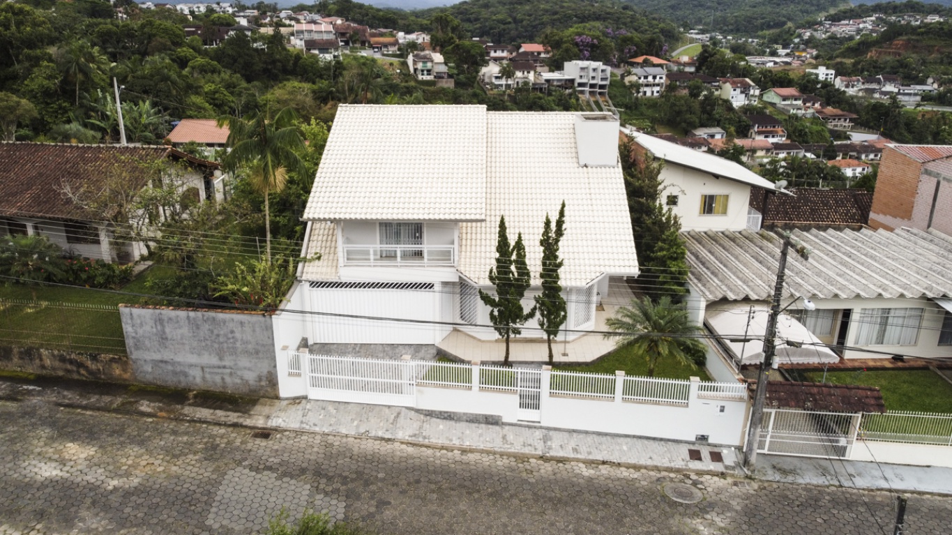 Casa 3 dormitórios no bairro Fortaleza, em Blumenau — foto 2