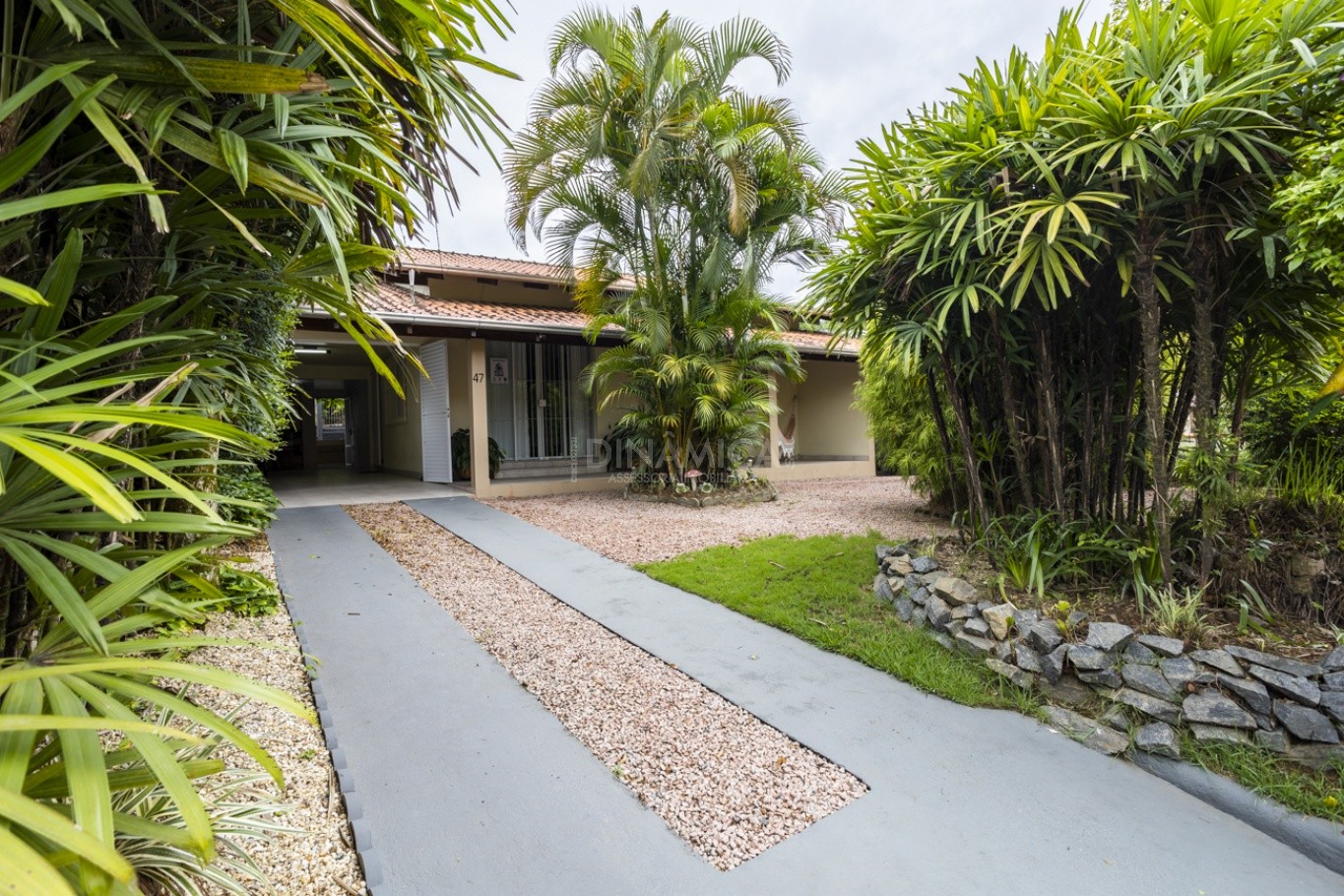 Casa à venda na Dinâmica sul, com 3 dormitórios e três vagas de garagens no bairro Itoupavazinha - Blumenau — foto 2
