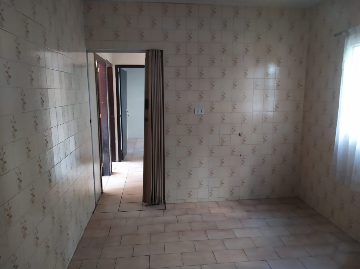 Prédio comercial localizado em corredor de serviço em Blumenau — foto 3