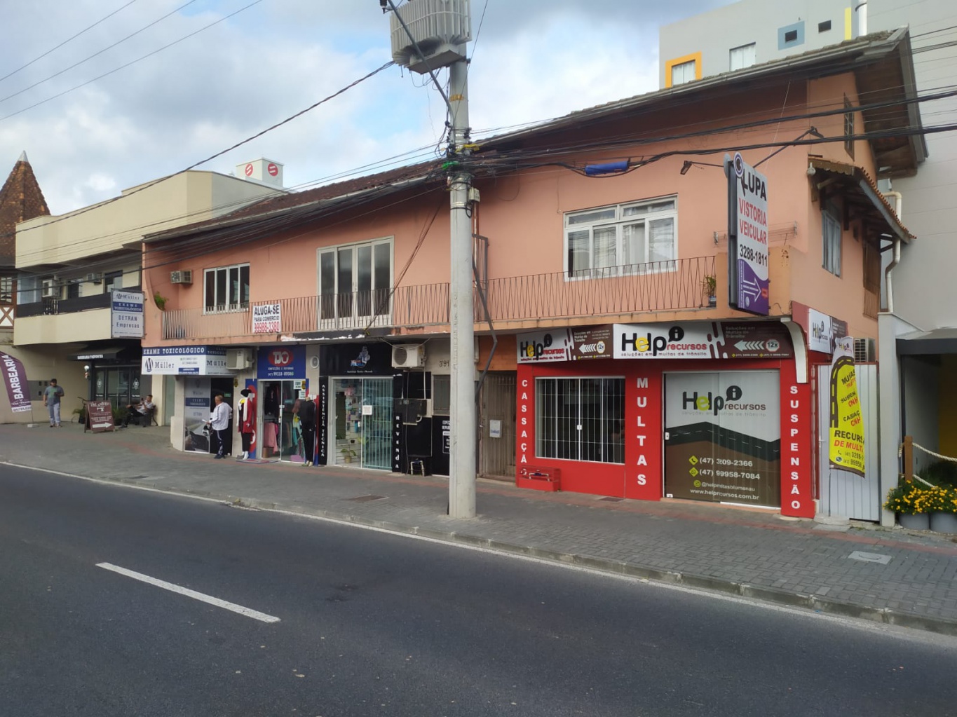 Prédio comercial localizado em corredor de serviço em Blumenau — foto 4