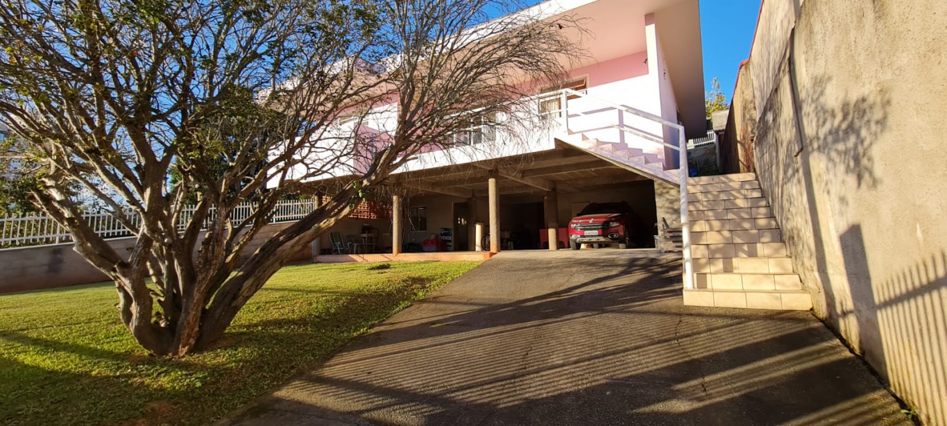Casa na Escola Agrícola com uma vista linda da sacada. - foto 1