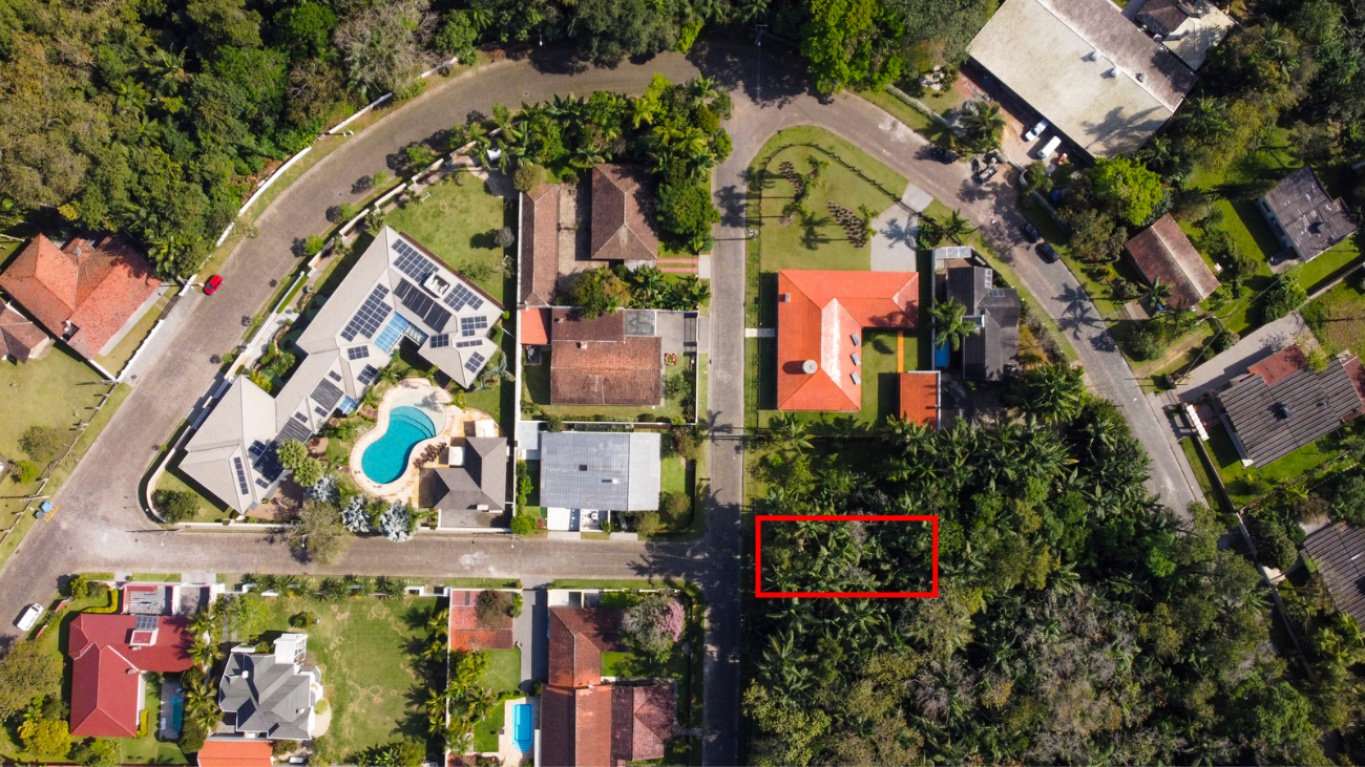 Terreno plano com excelente localização e metragem, próximo ao centro de Blumenau. — foto 2