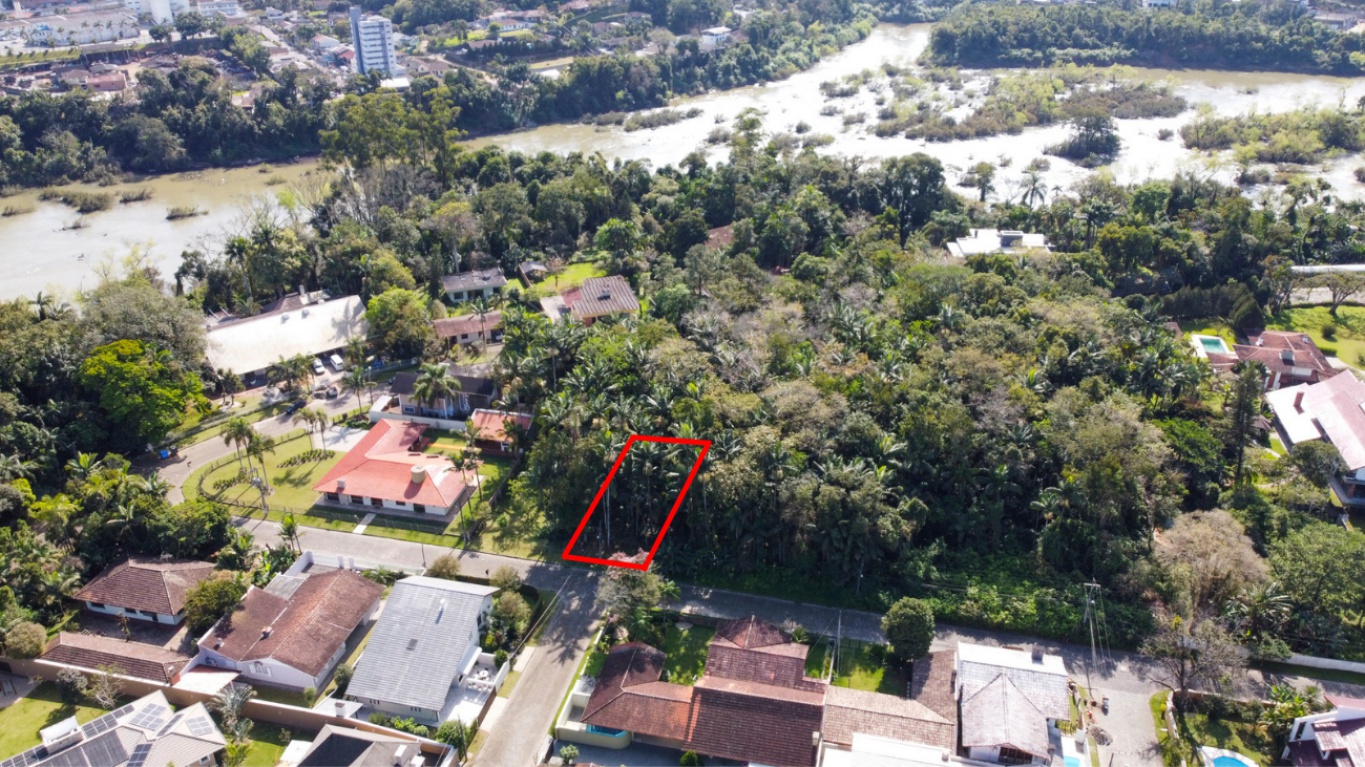 Terreno plano com excelente localização e metragem, próximo ao centro de Blumenau. — foto 4