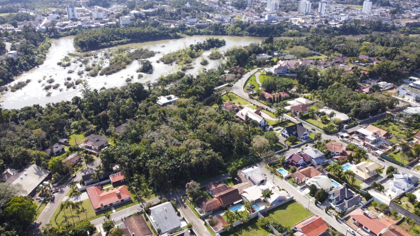 Terreno plano com excelente localização e metragem, próximo ao centro de Blumenau. — foto 6
