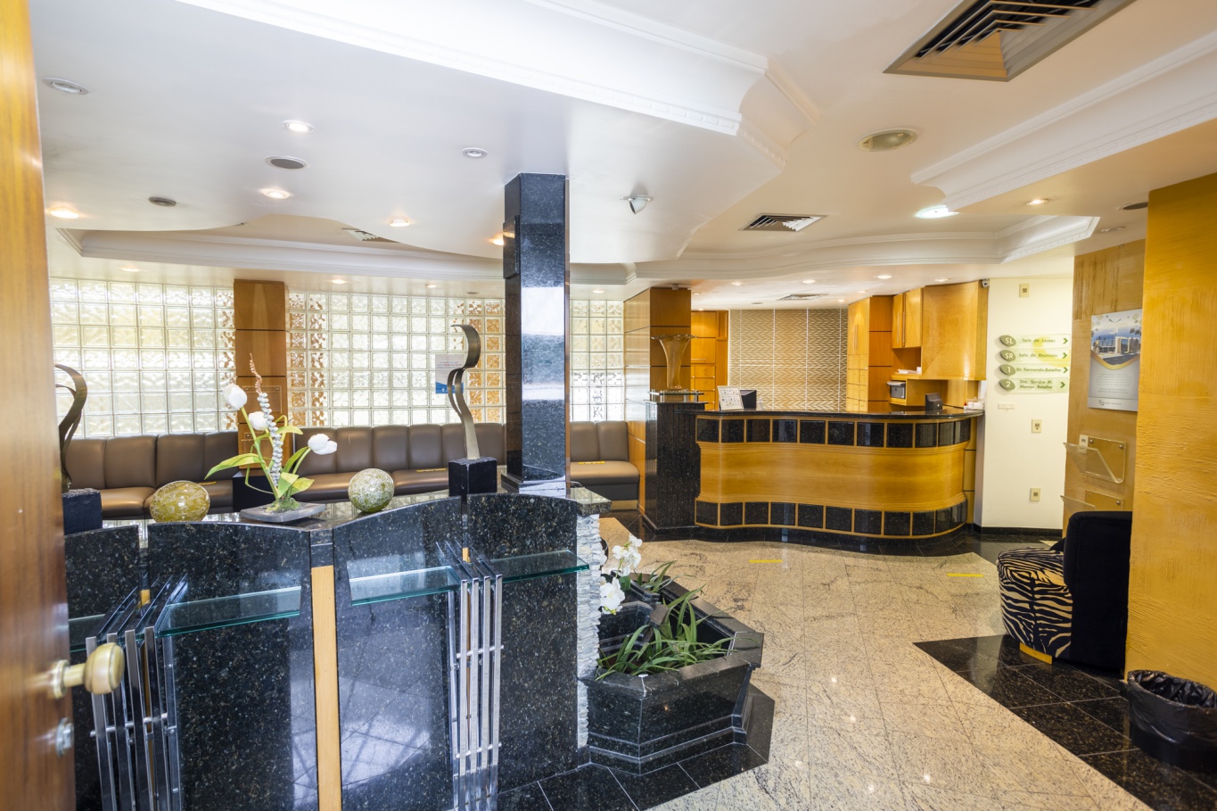 Sala comercial a venda na Dinâmica Sul Imobiliária - foto 1