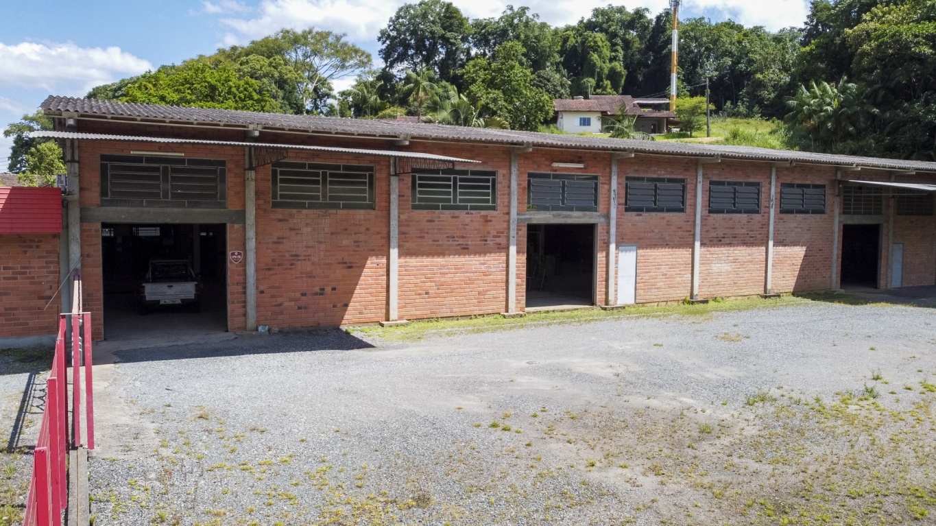 Otimo terreno com galpão em corredor de serviço — foto 5
