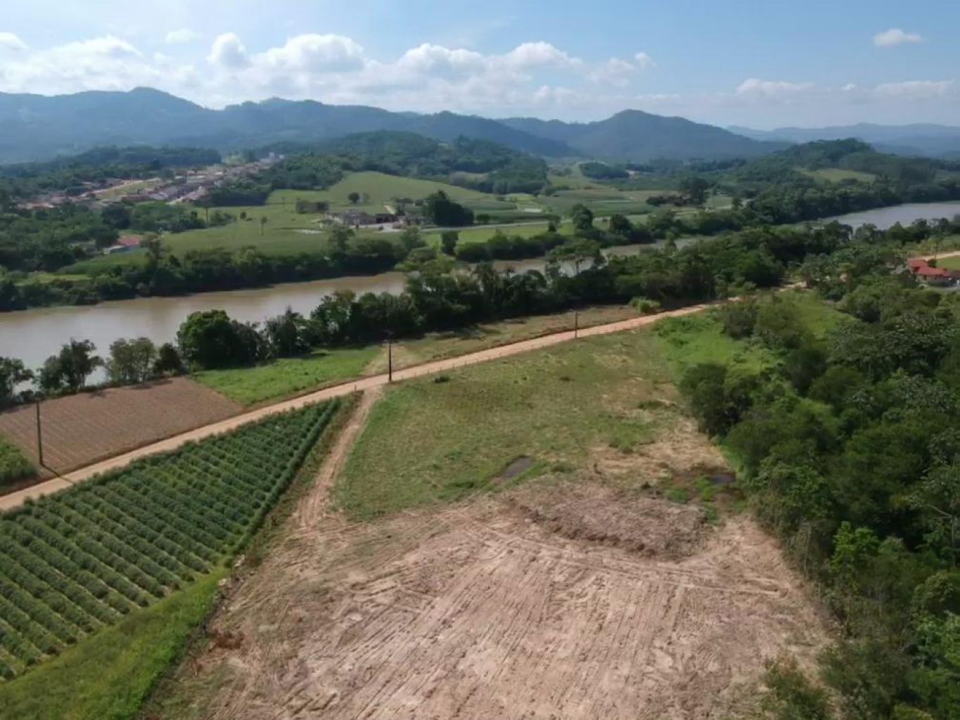 Terreno AIP localizado na BR-470 próximo ao KM-75 - foto 1