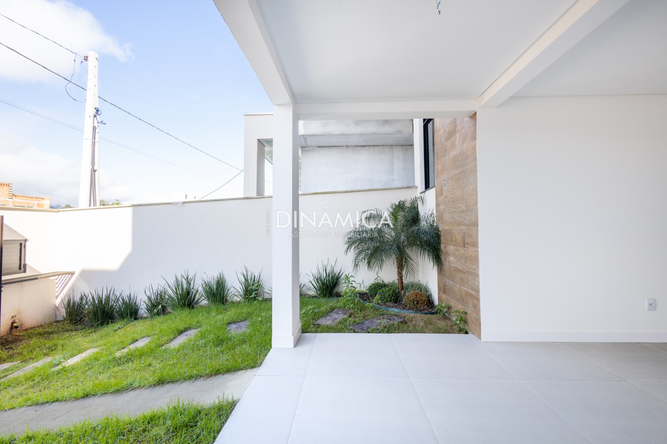 Sobrado a venda em Gaspar na Avenida das Torres, com 3 dormitórios sendo uma suíte. — foto 3