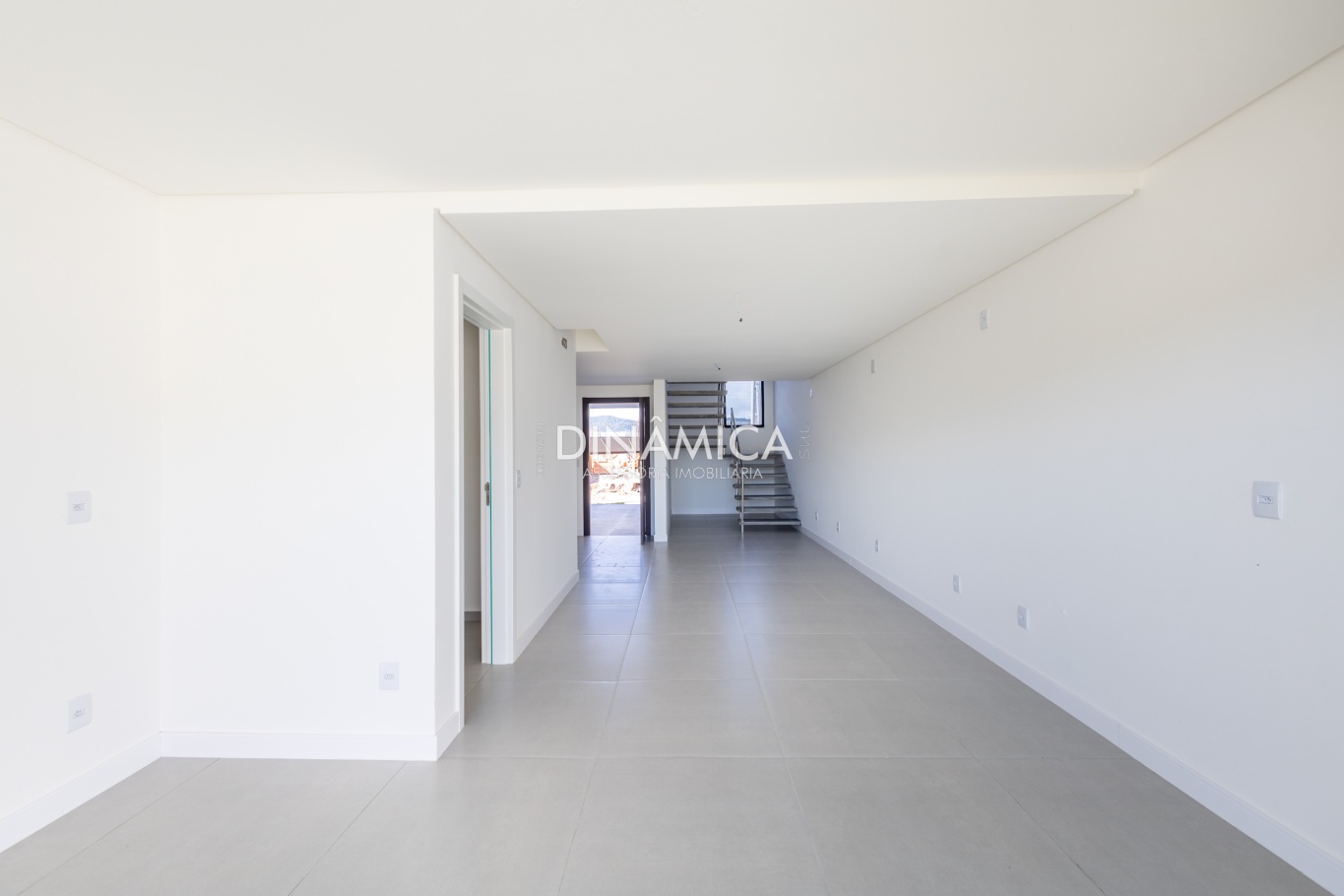 Sobrado a venda em Gaspar na Avenida das Torres, com 3 dormitórios sendo uma suíte. — foto 6