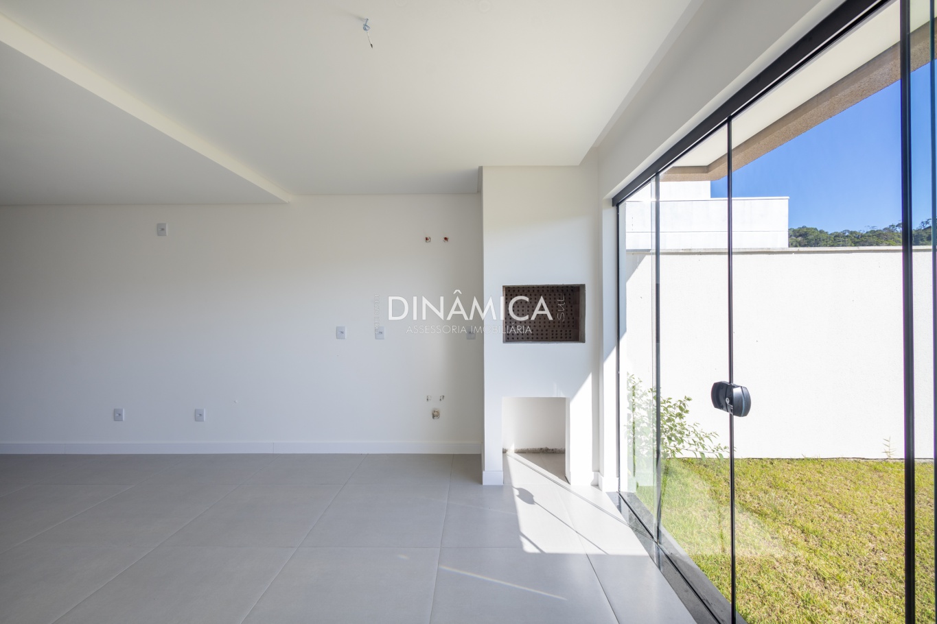 Sobrado a venda em Gaspar na Avenida das Torres, com 3 dormitórios sendo uma suíte. — foto 7