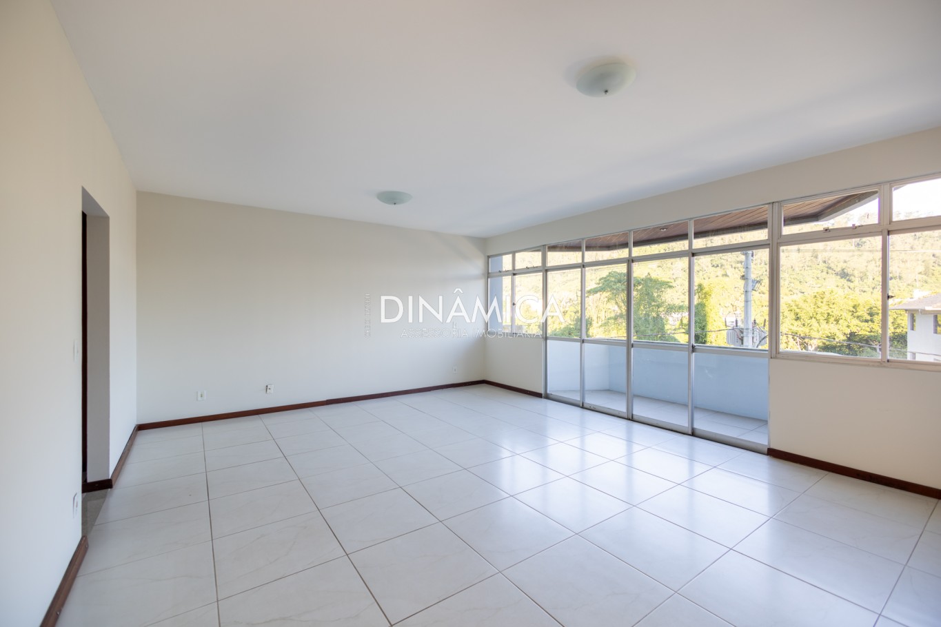 Alugar Apartamento no bairro Ponta Aguda em Blumenau