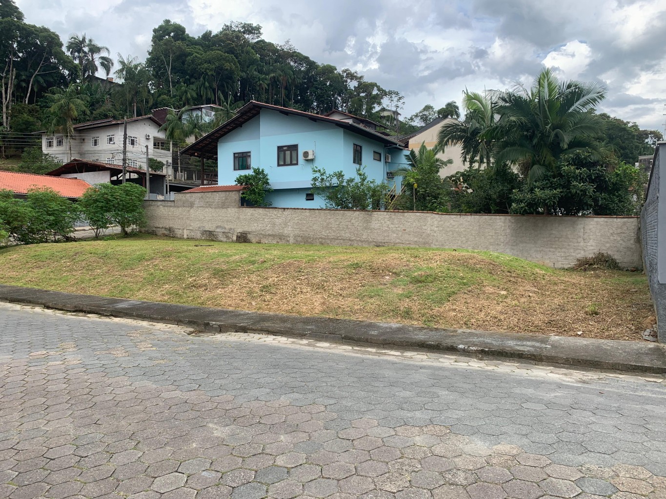 Excelente terreno de esquina no Bairro Tribess, com 418,68m, sendo 28,1m na rua Alberto Kasulke, 13,1m na rua Leocadia KasulKe, está localizado próximo a EE Francisco Lanzine — foto 7