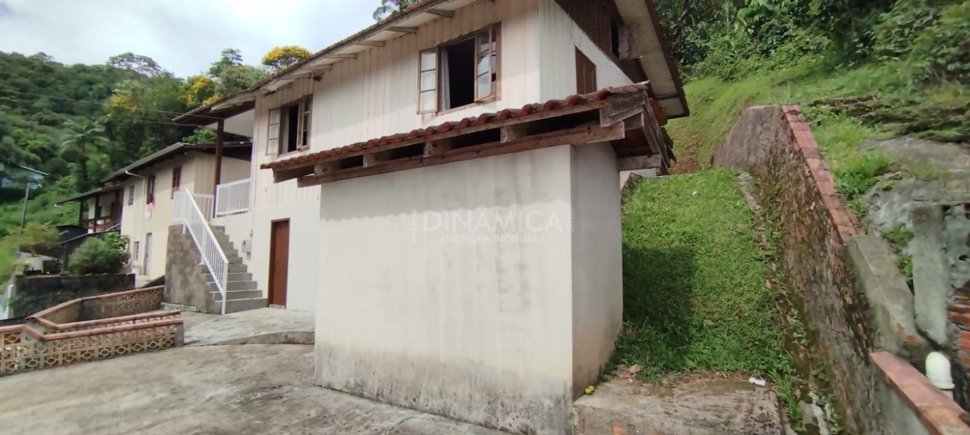 Casa mista à venda no bairro Valparaíso em Blumenau! - foto 1