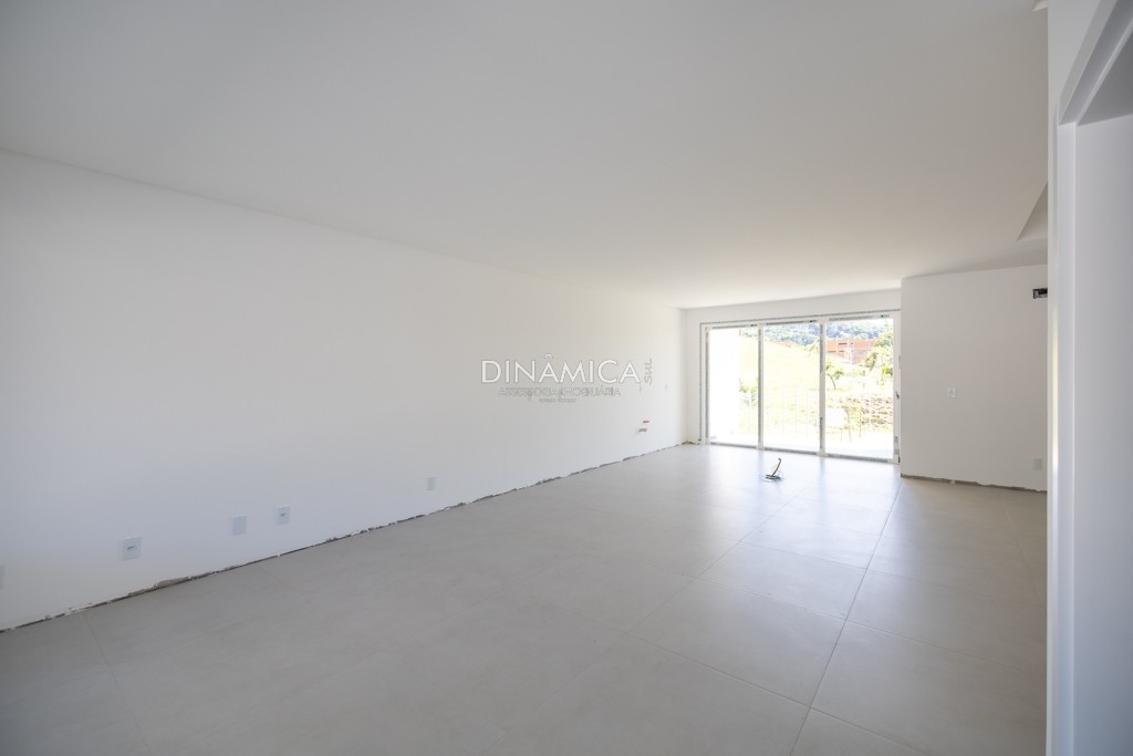 Comprar Sobrado no bairro Jardim Pomerania em Pomerode