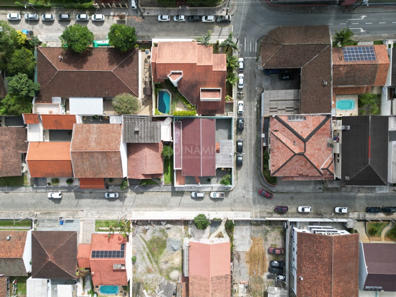 Casa para fins Residencial ou Comercial no bairro Garcia, próximo ao 23 BI exercito, com 03 dormitórios(suíte) coset 04 banheiros e área de festas — foto 3