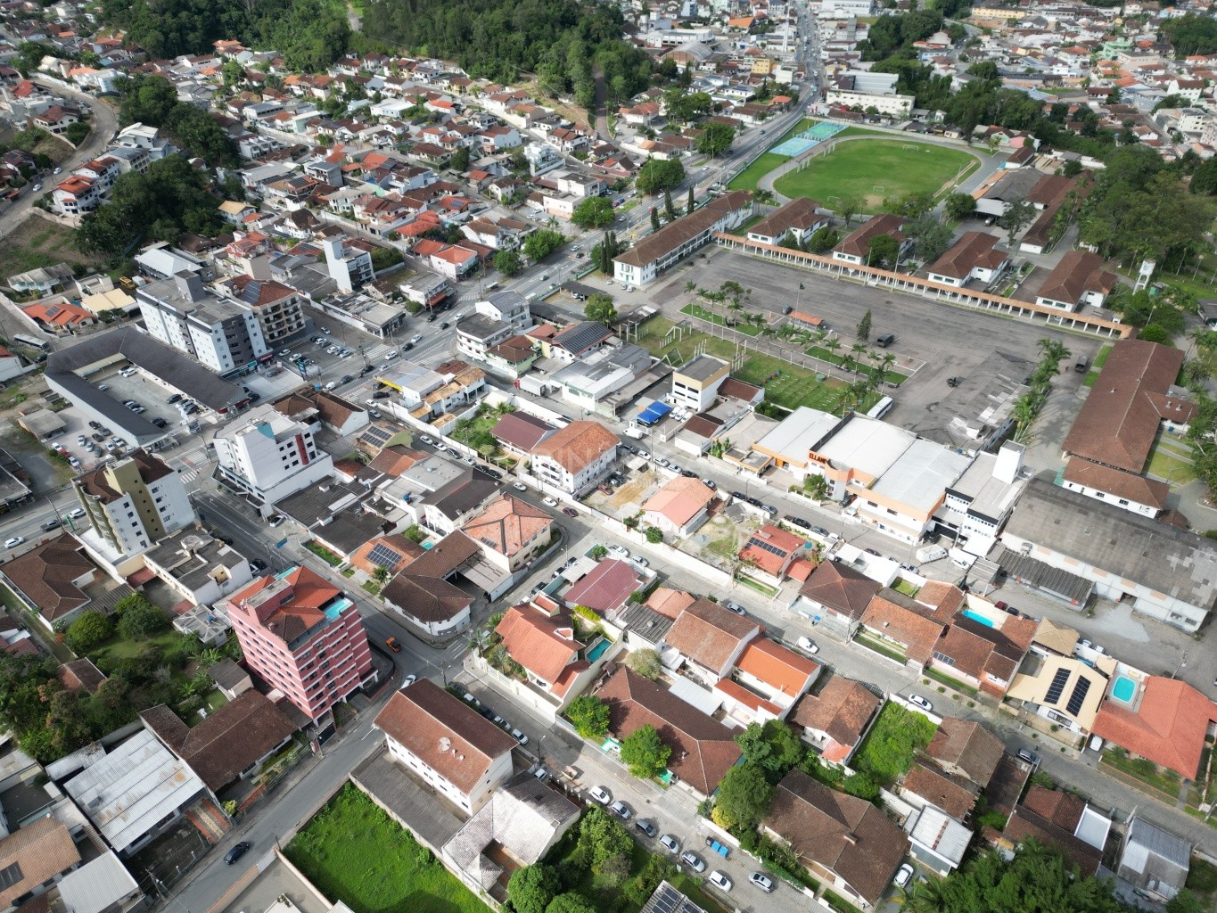 Casa para fins Residencial ou Comercial no bairro Garcia, próximo ao 23 BI exercito, com 03 dormitórios(suíte) coset 04 banheiros e área de festas — foto 7