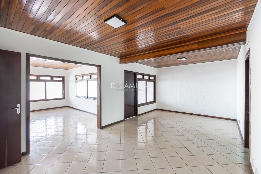 Casa para fins Residencial ou Comercial no bairro Garcia, próximo ao 23 BI exercito, com 03 dormitórios(suíte) coset 04 banheiros e área de festas — foto 2