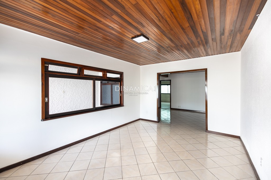 Casa para fins Residencial ou Comercial no bairro Garcia, próximo ao 23 BI exercito, com 03 dormitórios(suíte) coset 04 banheiros e área de festas — foto 5