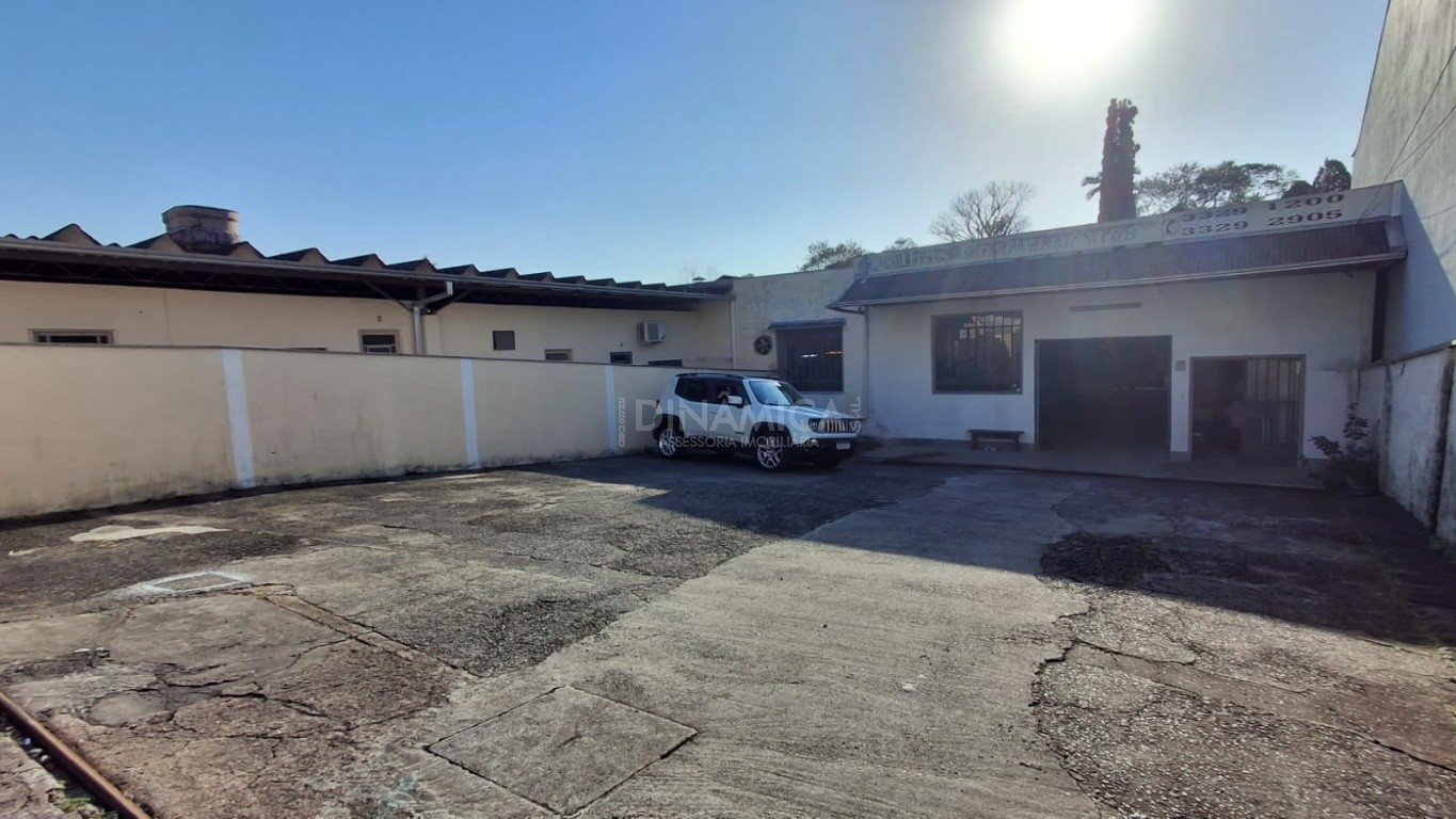 Galpão com estacionamento e kitnet a Venda no Bairro Velha, Blumenau/SC - foto 1