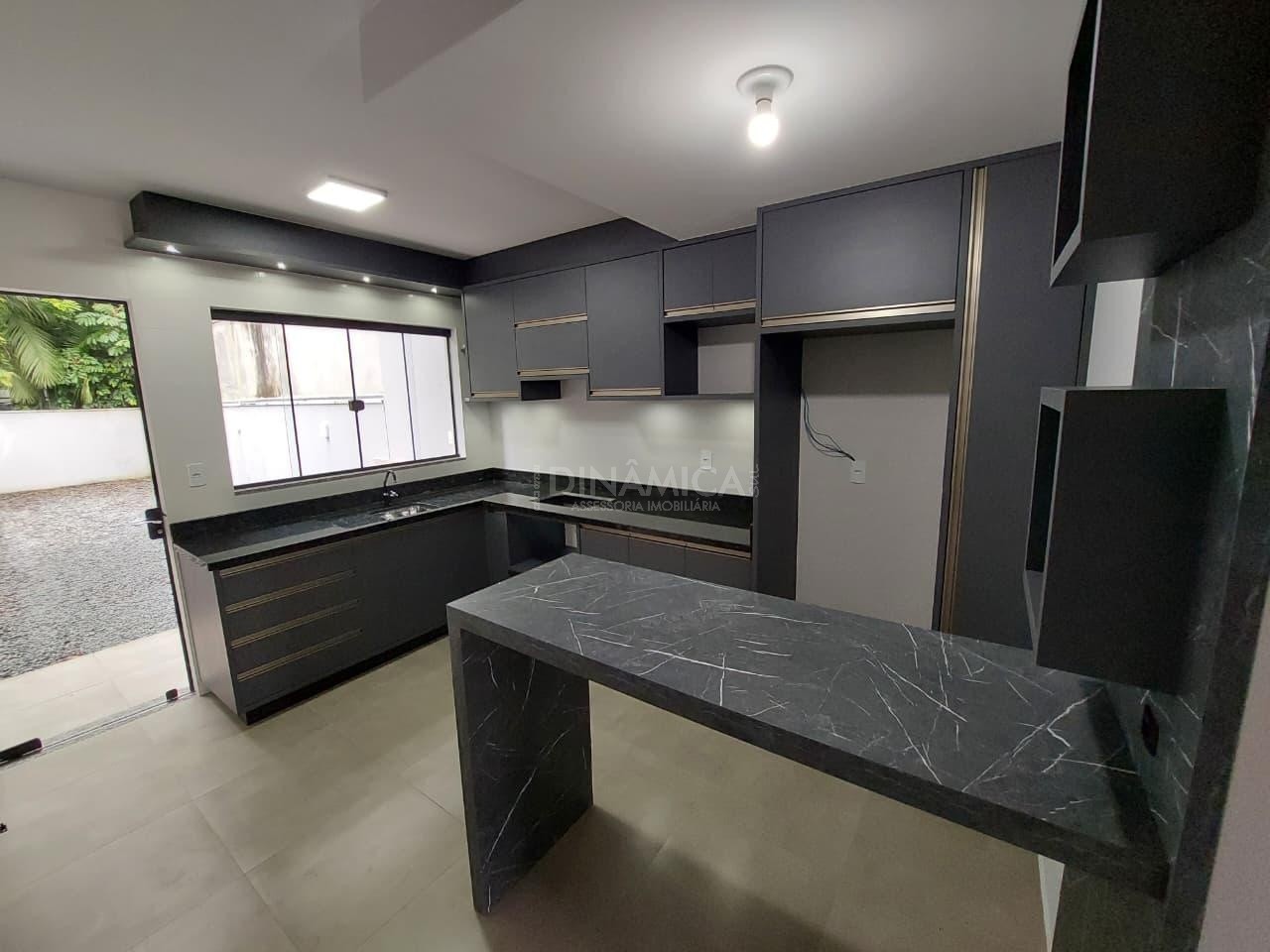 Sobrado no Bairro Itoupava Central em Blumenau - foto 1