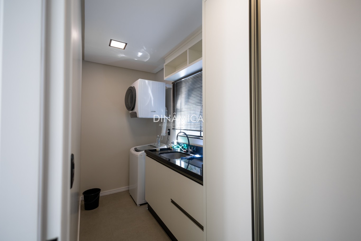 Casa Contemporânea de Alto Padrão - Bairro Salto (Divisa com Escola Agrícola), Blumenau! — foto 7