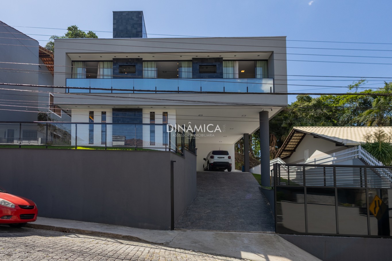 Casa Contemporânea de Alto Padrão - Bairro Salto (Divisa com Escola Agrícola), Blumenau! - foto 1