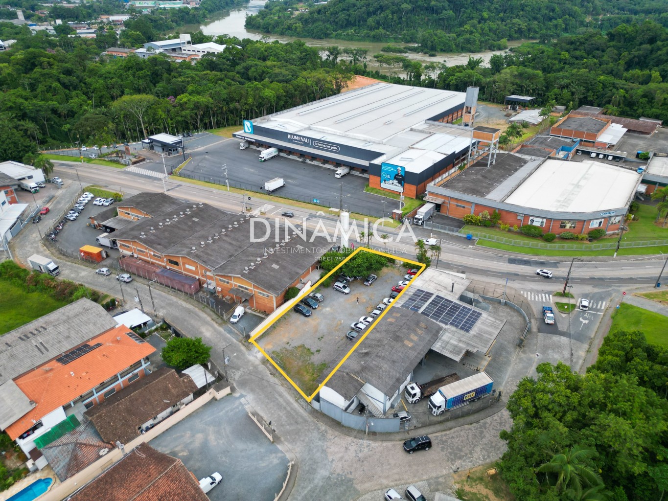 Terreno industrial ou Comercial com 02 frentes, Principal para Rua Bahia - foto 1