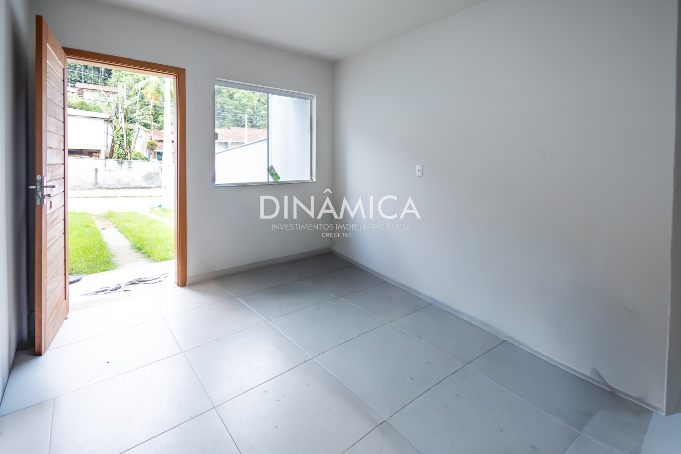 Sobrado com 2 Quartos e Espaço de Fundos Incrível - Próximo Komprão Atacadista — foto 7