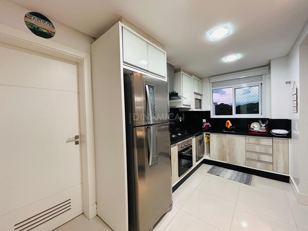 Apartamento 3 dormitórios, último andar de frente bairro Victor Konder em Blumenau. — foto 7