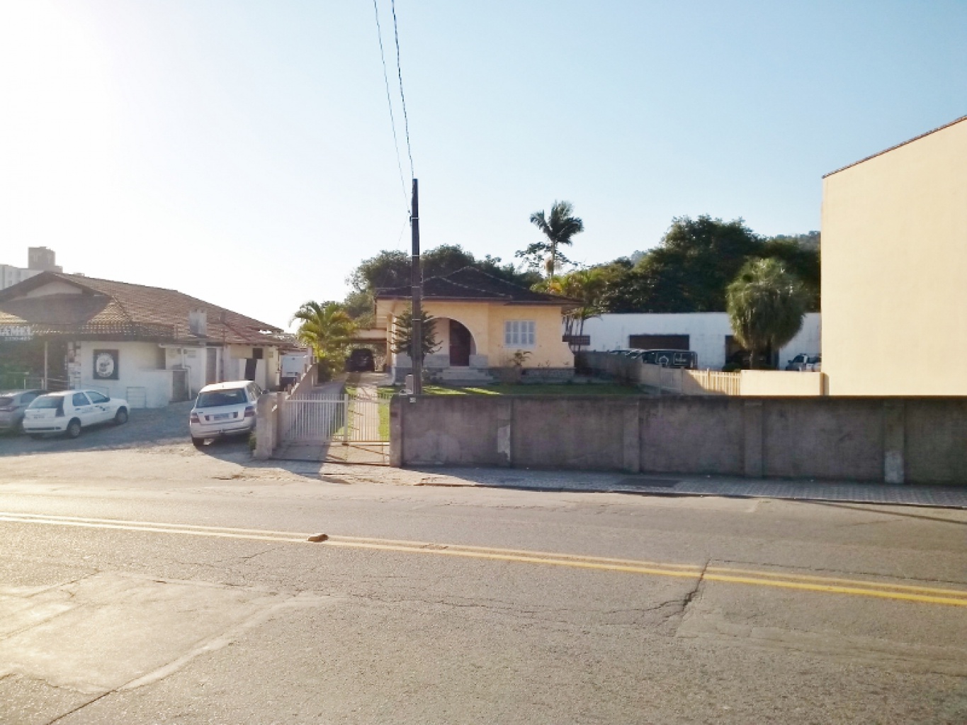 Lindo terreno plano em corredor de servico !!!ZC2 Altura livre Tx Ocup. 70% Coef. 3,6 — foto 3