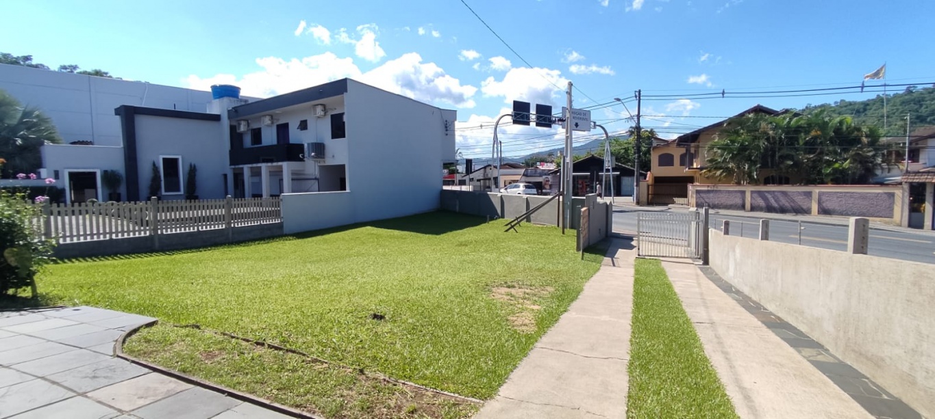 Lindo terreno plano em corredor de servico !!!ZC2 Altura livre Tx Ocup. 70% Coef. 3,6 — foto 7
