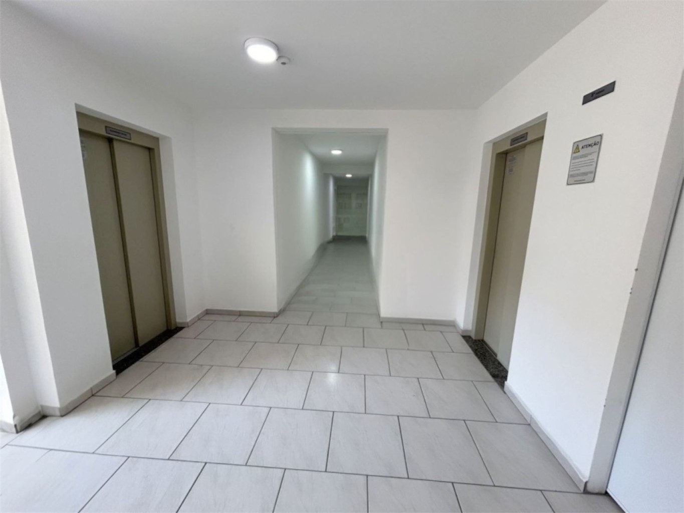Apartamento em Condomínio Completo com 2 Sacadas - Bairro Itoupavazinha em Blumenau/SC Ref. 1668 — foto 6