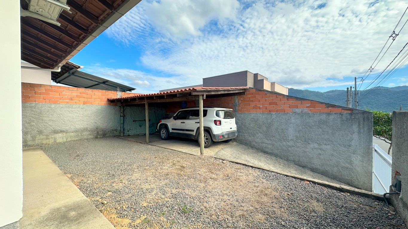 Casa em terreno de esquina no Bairro Joao Paulo II em Blumenau/SC Ref. 1673 — foto 2