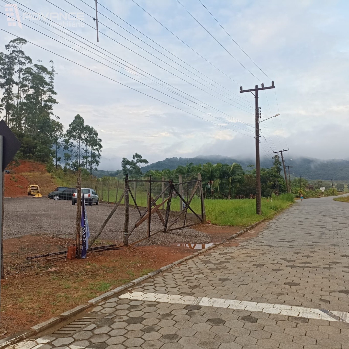 Terreno com um galpão de estrutura metalica — foto 4