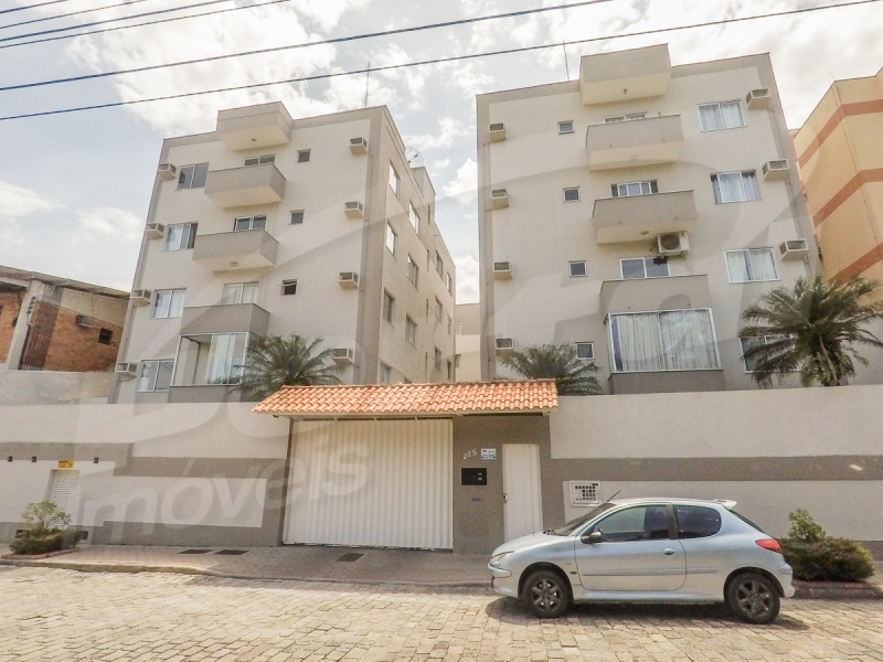 Apartamento para alugar com 3 quartos, 100m² - Foto 1