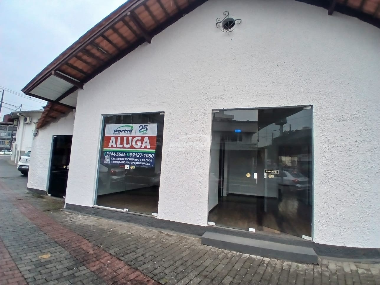 Loja térrea comercial disponível para locação no Centro de Blumenau. - foto 1